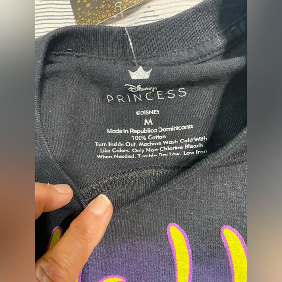 🌸Nwt Disney Aladdin Sz Medium Tee Black - Picture 7 of 10